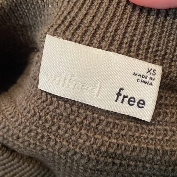 Wilfred Free Green Lolan Cropped Merino Wool Sweater - Picture 6 of 7